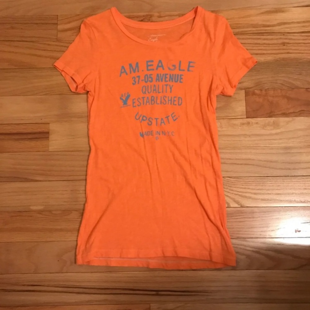 Lot of 2 tees American Eagle Aeropostale